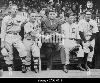 Lynwood Thomas Rowe of the Detroit Tigers, left, and John Allen