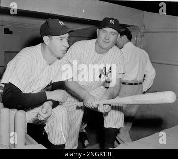 Joe dimaggio yankees hi-res stock photography and images - Alamy