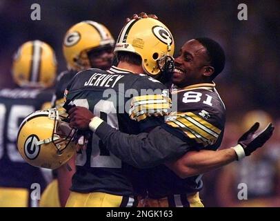 Green Bay Packers Desmond Howard races to the end zone for a 65-yard  touchdown on a San Diego Chargers punt in the fourth quarter Sunday, Sept.  15, 1996, in Green Bay, Wis.