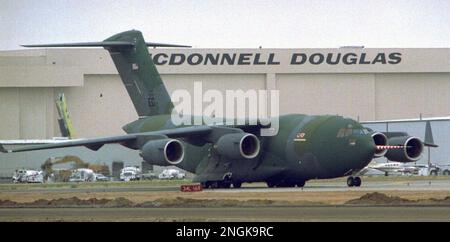 McDonnell Douglas Long Beach 17 (C47-IS Stock Photo - Alamy