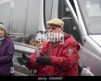 Local historian Mr. Alf Jenkins MBE, at the age of 86, giving a talk about the quarrying and mining heritage of Shropshire's Titterstone Clee Hill. Stock Photo