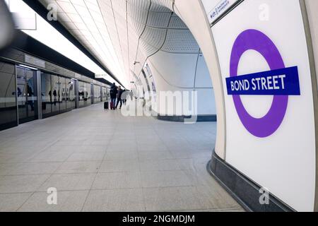 A platform at Bond Street tube station on the Elizabeth Line, London UK Stock Photo