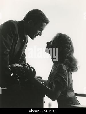 Richard Carlson and Susan Peters in 'Young Ideas' - photo by Clarence S Bull 1943 - photo no SIR 88 - 22 - restored from original print by Montana Photographer Stock Photo