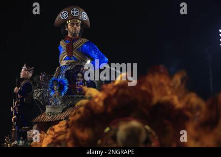 Sao Paulo, Brazil. 19th Feb, 2023. SP - Sao Paulo - 02/18/2023 - CARNIVAL SAO PAULO 2023, SPECIAL GROUP PARADE - Samba School Mancha Verde during presentation at the parade of the Special Group of the Carnival of Sao Paulo at the Anhembi Sambadrome. Photo: Ettore Chiereguini/AGIF/Sipa USA Credit: Sipa USA/Alamy Live News Stock Photo