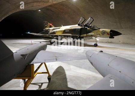 The GRAND FINAL of F-4 IRAN ワッペン How does Iran manage to keep its ageing F-4 Phantom IIs