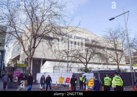 London, England, UK. 19th Feb, 2023. Preparations underway at the Royal Festival Hall, Southbank Centre, ahead of tonight's BAFTA (British Academy of Film and Television Arts) film awards. (Credit Image: © Vuk Valcic/ZUMA Press Wire) EDITORIAL USAGE ONLY! Not for Commercial USAGE! Stock Photo