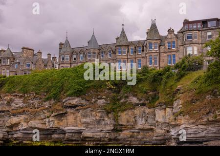 ST ANDREWS, FIFE, SCOTLAND, EUROPE - St Andrews University. Buildings along the Scores, on the waterfront. Stock Photo