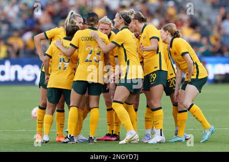 Sydney, Australia. 19th Feb, 2023. Matildas players huddle together during the 2023 Cup of Nations match between Australian Matildas and Spain at CommBank Stadium on February 19, 2023 in Sydney, Australia Credit: IOIO IMAGES/Alamy Live News Stock Photo