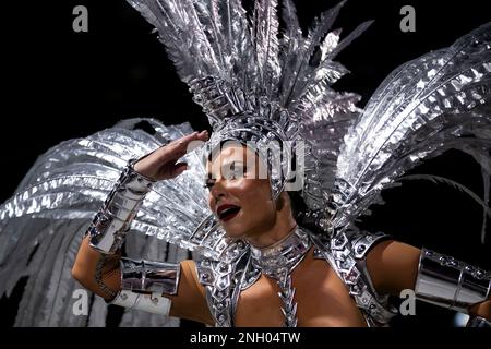 Drum queen Paolla Oliveira from the Grande Rio samba school performs