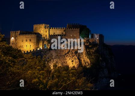 Night view of medieval castle of Caccamo, Sicily Stock Photo