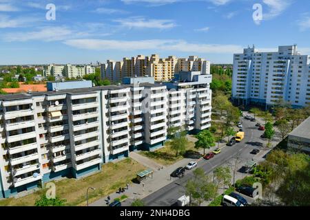 High-rise buildings, Blasewitzer Ring, Obstallee housing estate, Staaken, Spandau, Berlin, Germany Stock Photo