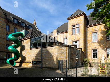 Osnabrueck University of Applied Sciences, Westerberg campus, former Metz barracks, Fingerhut day care centre, auditorium, lecture halls, Osnabrueck Stock Photo