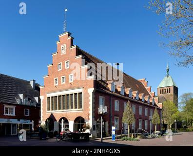 Old town hall of the town of Vreden, today municipal music school, cafe and silhouette museum, Vreden, Muensterland, North Rhine-Westphalia, Germany Stock Photo