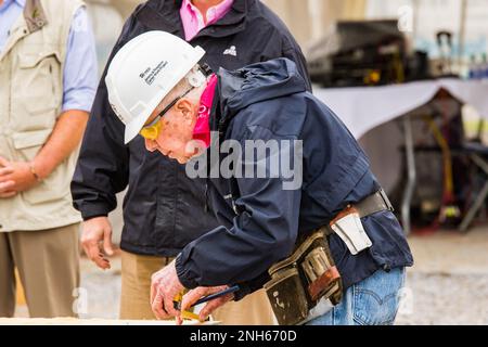 July 10, 2017, Edmonton, Alberta, Canada: 93 year old President Jimmy Carter puts his saw skills to use at the Jimmy and Rosalynn Carter Work Project for Habitat for Humanity Edmonton. (Credit Image: © Ron Palmer/SOPA Images via ZUMA Press Wire) EDITORIAL USAGE ONLY! Not for Commercial USAGE! Stock Photo