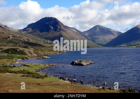 The Wainwrights Yewbarrow & Kirk Fell from the Shores of Wast Water  in Wasdale, Lake District National Park, Cumbria, England, UK. Stock Photo