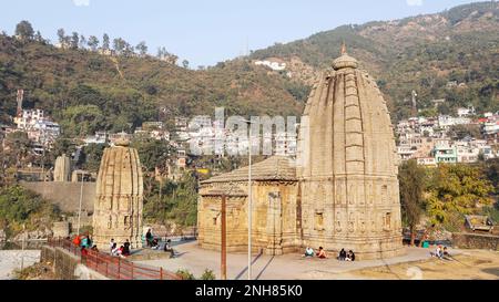 INDIA, HIMACHAL PRADESH, MANDI, December 2022, Devotee at Panchbakhtar Temple in the Bank of Beas River Stock Photo