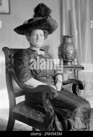 Nellie McClung (1873-1951) was a Canadian author, politician, and social activist, regarded as one of Canada's most prominent suffragists. Photo, 1910. Stock Photo