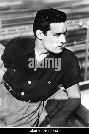 1953 ca, USA : The american movie actor TOM MORTON ( TOMMY , born  1926 in Jamaica, Queens, New York City ) CINEMA - ritratto - portrait - profile - profilo ----  Archivio GBB Stock Photo