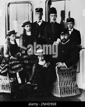 King Edward VII and Maud and Alexandra Duff in 1904 Stock Photo - Alamy