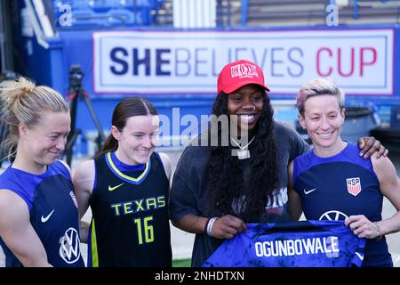 Frisco, United States. 21st Feb, 2023. Frisco, United States, February 21th 2023: Emily Sonnett (left), Rose Lavelle, Dallas Wings Guard Arike Ogunbowale and Megan Rapinoe (right) during the training and media day prior to the SheBelieves Cup 2023 tournament at Toyota Center in Frisco, Texas, United States. (Daniela Porcelli/SPP) Credit: SPP Sport Press Photo. /Alamy Live News Stock Photo