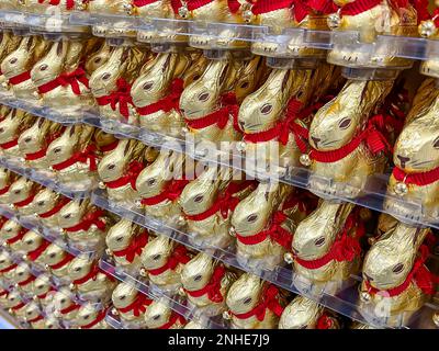 Lindt brand Easter bunnies, chocolate gold bunnies, supermarket shelf, Stuttgart, Baden-Wuerttemberg, Germany Stock Photo