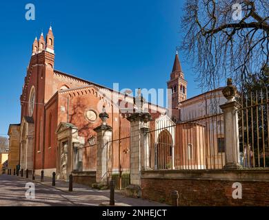 Vicenza, Veneto, Italy. Santa Corona is a Gothic-style, Roman Catholic church located in Vicenza, region of Veneto, Italy. The church contains the Stock Photo