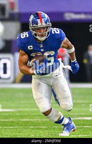 MINNEAPOLIS, MN - DECEMBER 24: The New York Giants offense breaks huddle  during a game between the Minnesota Vikings and New York Giants on December  24, 2022, at U.S. Bank Stadium in