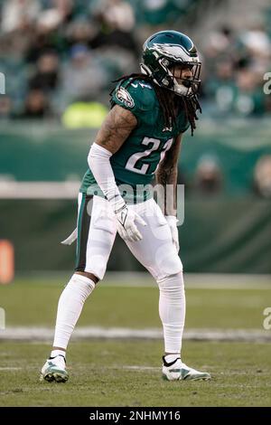 Philadelphia, Pennsylvania, USA. 21st Dec, 2021. Philadelphia Eagles  running back Miles Sanders (26) runs with the ball during the NFL game  between the Washington Football Team and the Philadelphia Eagles at Lincoln