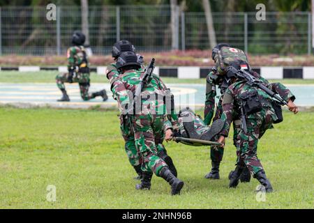 Indonesian Soldiers conduct live hoist training during Exercise Super Garuda Shield 22 at Baturaja, Indonesia on Aug. 1, 2022. Super Garuda Shield, a part of Operation Pathways and a longstanding annual, bilateral military exercise conducted between the U.S. military and Indonesia National Armed Forces, reinforces the U.S. commitments to our allies, and regional partners, joint readiness, and the interoperability to fight and win together. Stock Photo