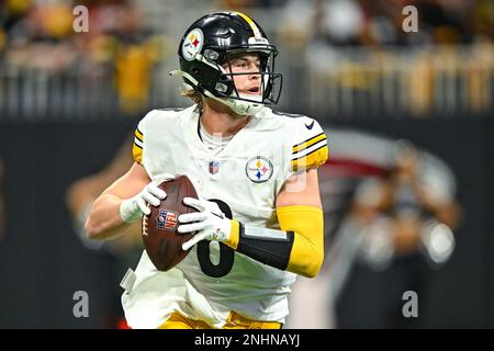 ATLANTA, GA – DECEMBER 04: Pittsburgh quarterback Kenny Pickett (8) under  center during the NFL game between the Pittsburgh Steelers and the Atlanta  Falcons on December 4th, 2022 at Mercedes-Benz Stadium in