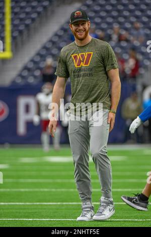 HOUSTON, TX - NOVEMBER 20: Washington Commanders defensive tackle Daron  Payne (94) warms up before t