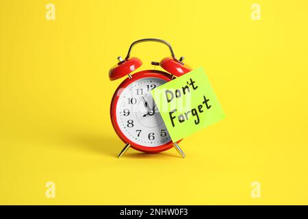 Alarm Clock and Sticky Note with Words TICK TOCK Stock Photo - Image of  countdown, modern: 119423132
