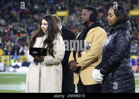 LeRoy Butler makes one more Lambeau Leap during ring of honor ceremony