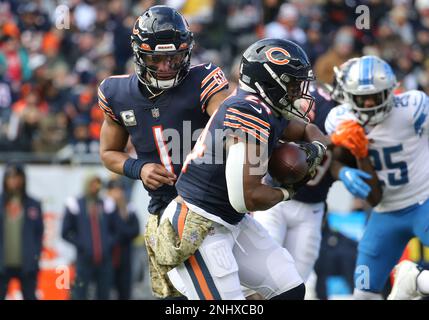 CHICAGO, IL - NOVEMBER 13: Chicago Bears quarterback Justin