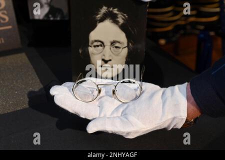 John lennon 2024 square glasses