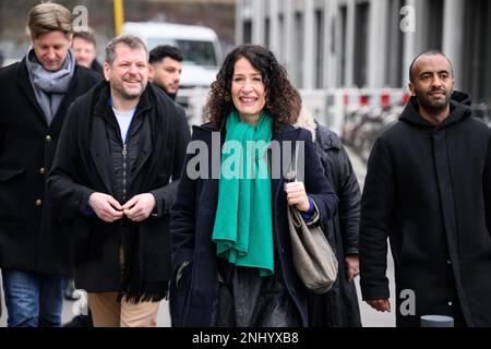 Berlin, Germany. 22nd Feb, 2023. The negotiating team of Bündnis 90/Die Grünen, led by Bettina Jarasch (Bündnis 90/Die Grünen, M), Berlin Senator for Environment, Transport, Climate and Consumer Protection and top candidate of her party, meets for the second round of exploratory talks on forming a government between the CDU and Bündnis 90/Die Grünen at the EUREF campus. During the exploratory talks, the parties want to find out whether there is a sufficient basis for starting coalition negotiations for a Berlin state government. Credit: Bernd von Jutrczenka/dpa/Alamy Live News Stock Photo
