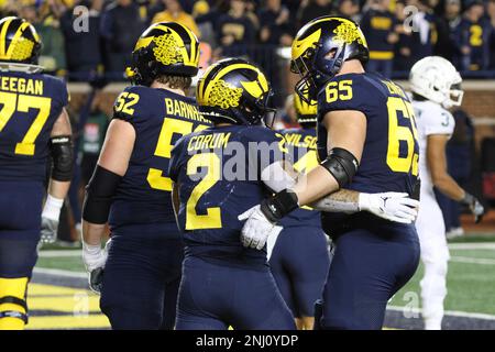 ANN ARBOR MI OCTOBER 29 Michigan Wolverines offensive lineman