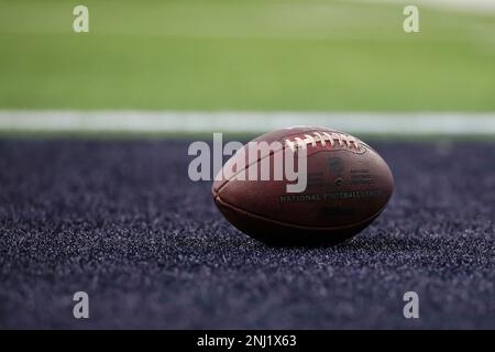 INGLEWOOD, CA - OCTOBER 09: Ezekiel Elliott #21 of the Dallas