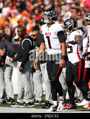 Atlanta Falcons linebacker DeAngelo Malone (51) during an NFL football game  against the Cincinnati Bengals, Sunday, Oct. 23, 2022, in Cincinnati. (AP  Photo/Emilee Chinn Stock Photo - Alamy