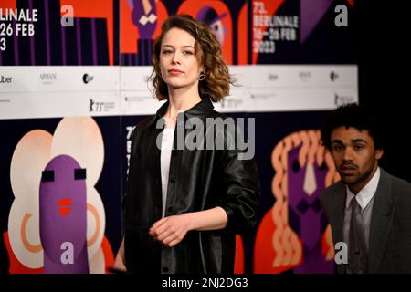 Berlin, Germany. 22nd Feb, 2023. Paula Beer, actress, and Langston Uibel, actor, arrive at the press conference of the film 'Red Sky', which is in competition at the Berlinale.  Credit: Jens Kalaene/dpa/Alamy Live News Stock Photo
