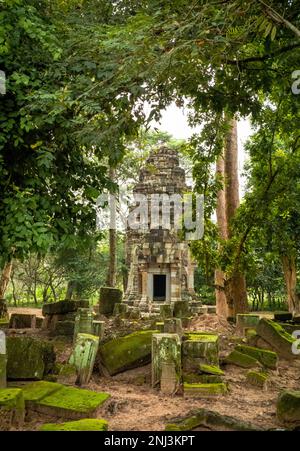 The ruins of the 12th century Tonle Snguot, a small ancient temple within the massive Angkor complex in Cambodia. Stock Photo