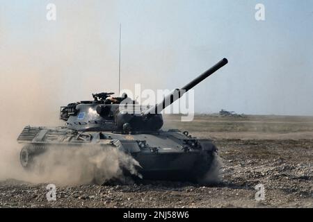 - Italian army, Leopard 1 tank   - esercito italiano, carri armati Leopard 1 Stock Photo