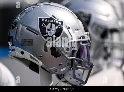 NASHVILLE, TN - SEPTEMBER 25: Las Vegas Raiders offensive tackle