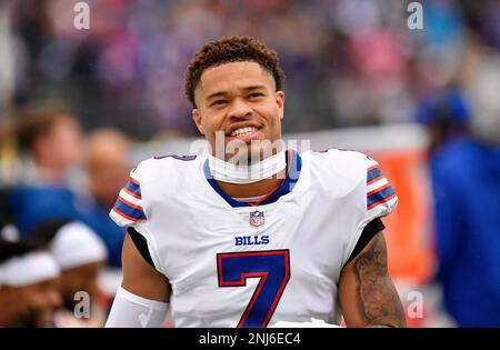 Baltimore Ravens running back J.K. Dobbins (27) runs with the ball against  the New York Giants during an NFL football game Sunday, Oct. 16, 2022, in  East Rutherford, N.J. (AP Photo/Adam Hunger