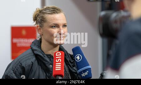 Deutschland, Duisburg, 21/02/2023, Alexandra Popp (Deutschland, 11) in Mixed-Zone interview after match -  Freundschaftsspiel DFB-Frauen gegen Schweden / Friendlymatch German Womens Nationalteam againts sweden at 21.02.2023 (Deutschland, Duisburg, Schauinsland-Reisen-Arena) - Credit: Alamy/ Tim Bruenjes Stock Photo