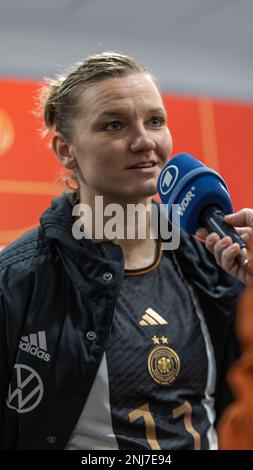 Deutschland, Duisburg, 21/02/2023, Alexandra Popp (Deutschland, 11) in Mixed-Zone interviews after match -  Freundschaftsspiel DFB-Frauen gegen Schweden / Friendlymatch German Womens Nationalteam againts sweden at 21.02.2023 (Deutschland, Duisburg, Schauinsland-Reisen-Arena) - Credit: Alamy/ Tim Bruenjes Stock Photo