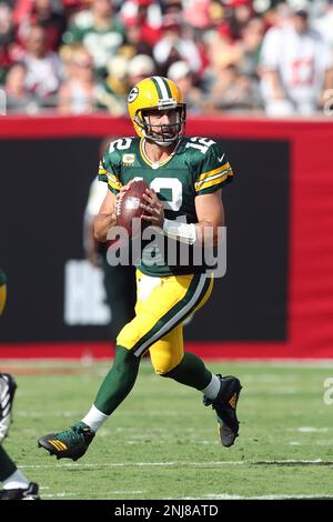 TAMPA, FL - SEPTEMBER 25: Green Bay Packers Wide Receiver Randall Cobb (18)  carries the ball during the regular season game between the Green Bay  Packers and the Tampa Bay Buccaneers on