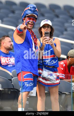 INGLEWOOD, CA - SEPTEMBER 8: Von Miller #40 of the Bills during an