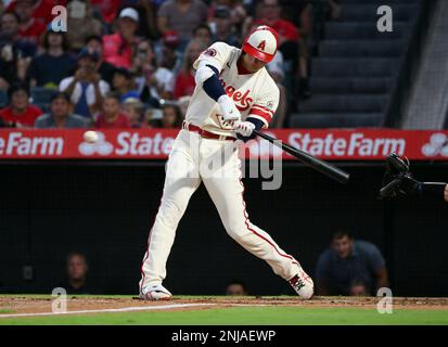 Hello Kitty - Hello Kitty said hello to the Los Angeles Angels when they  played against the Seattle Mariners on August 18th, 2016 at the Angel  Stadium of Anaheim!