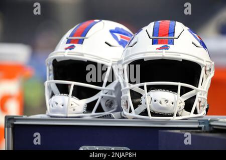 INGLEWOOD, CA - SEPTEMBER 8: Von Miller #40 of the Bills during an